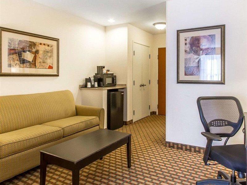 Comfort Inn & Suites Shawnee North Near I-40 Zewnętrze zdjęcie