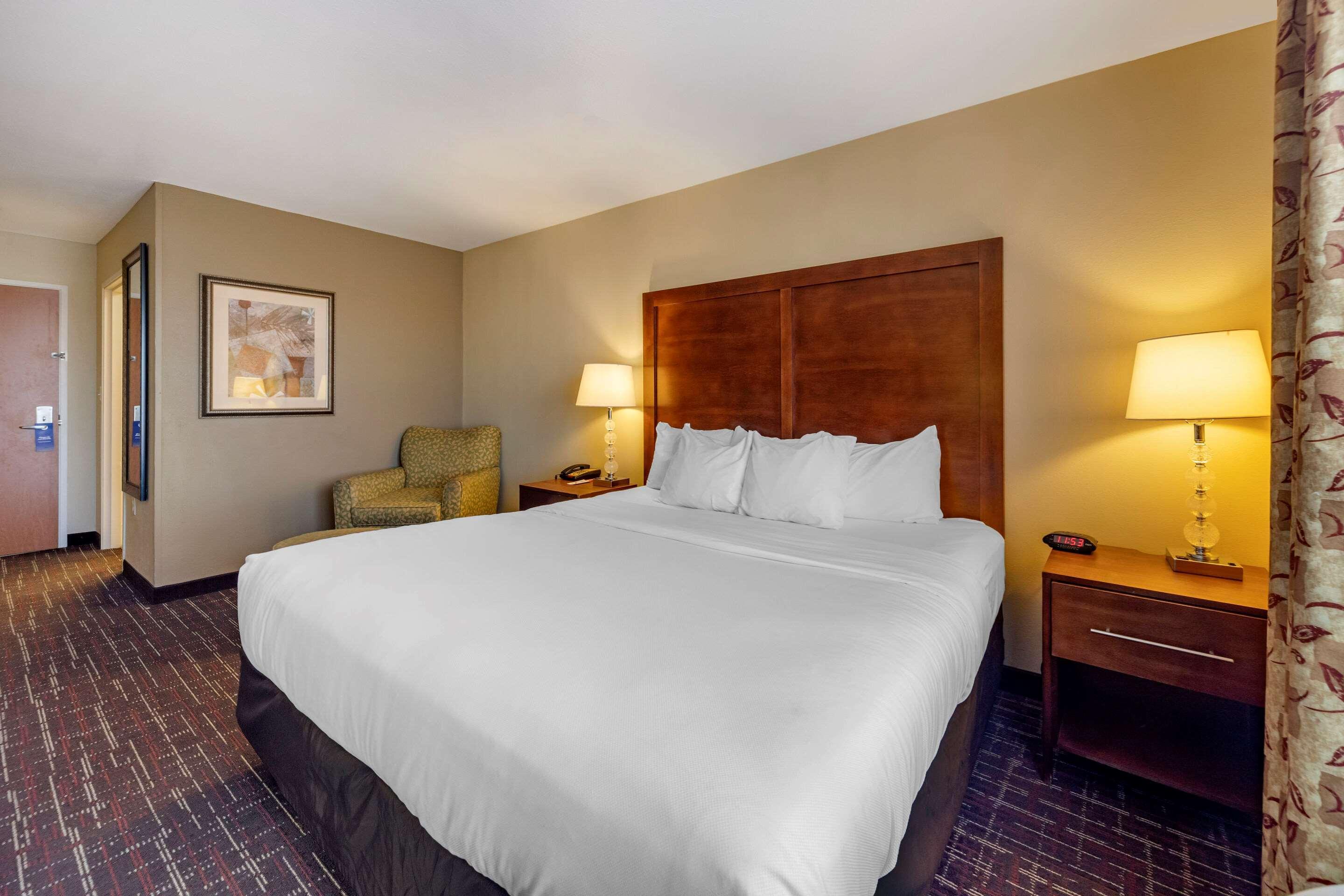 Comfort Inn & Suites Shawnee North Near I-40 Zewnętrze zdjęcie