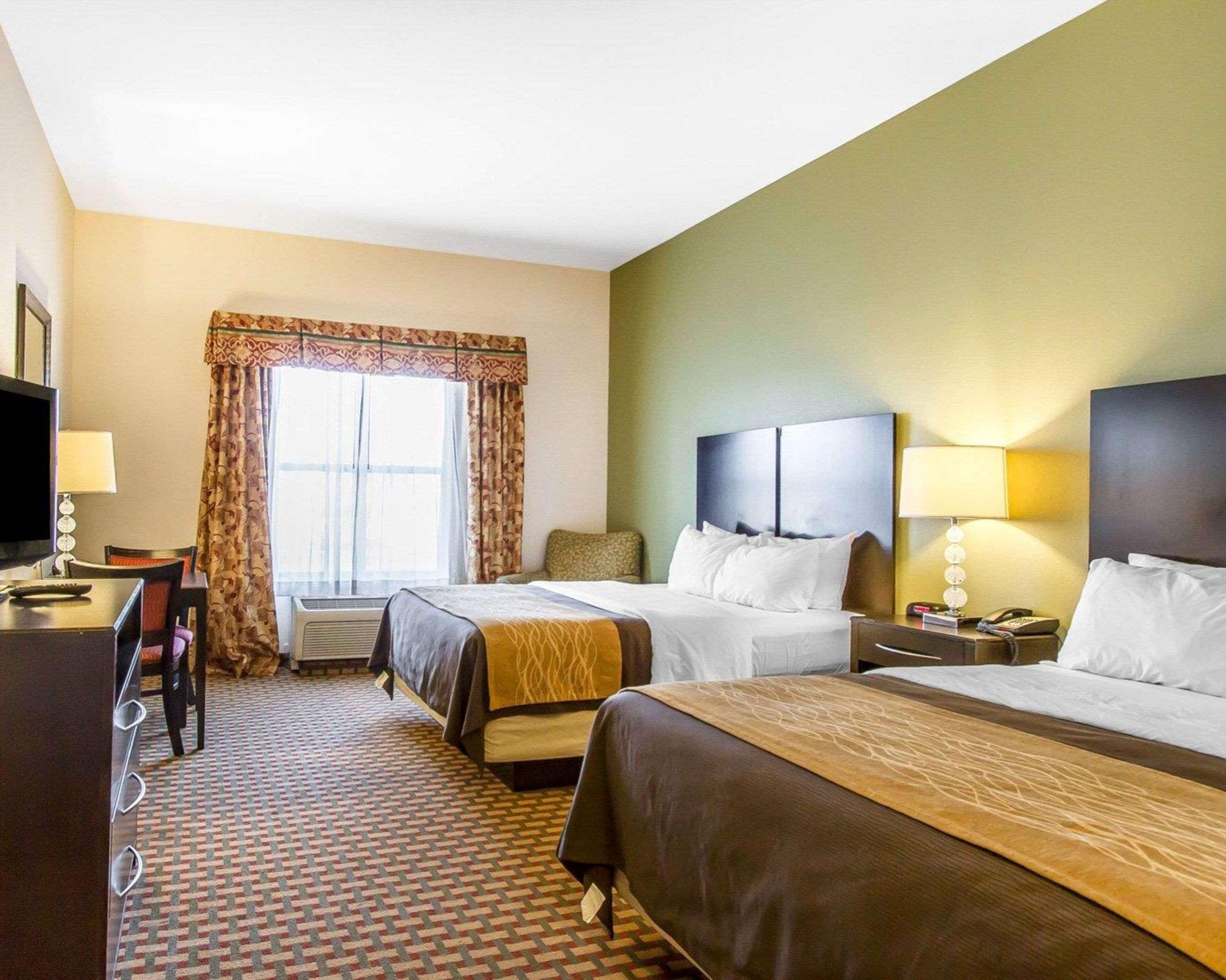 Comfort Inn & Suites Shawnee North Near I-40 Zewnętrze zdjęcie