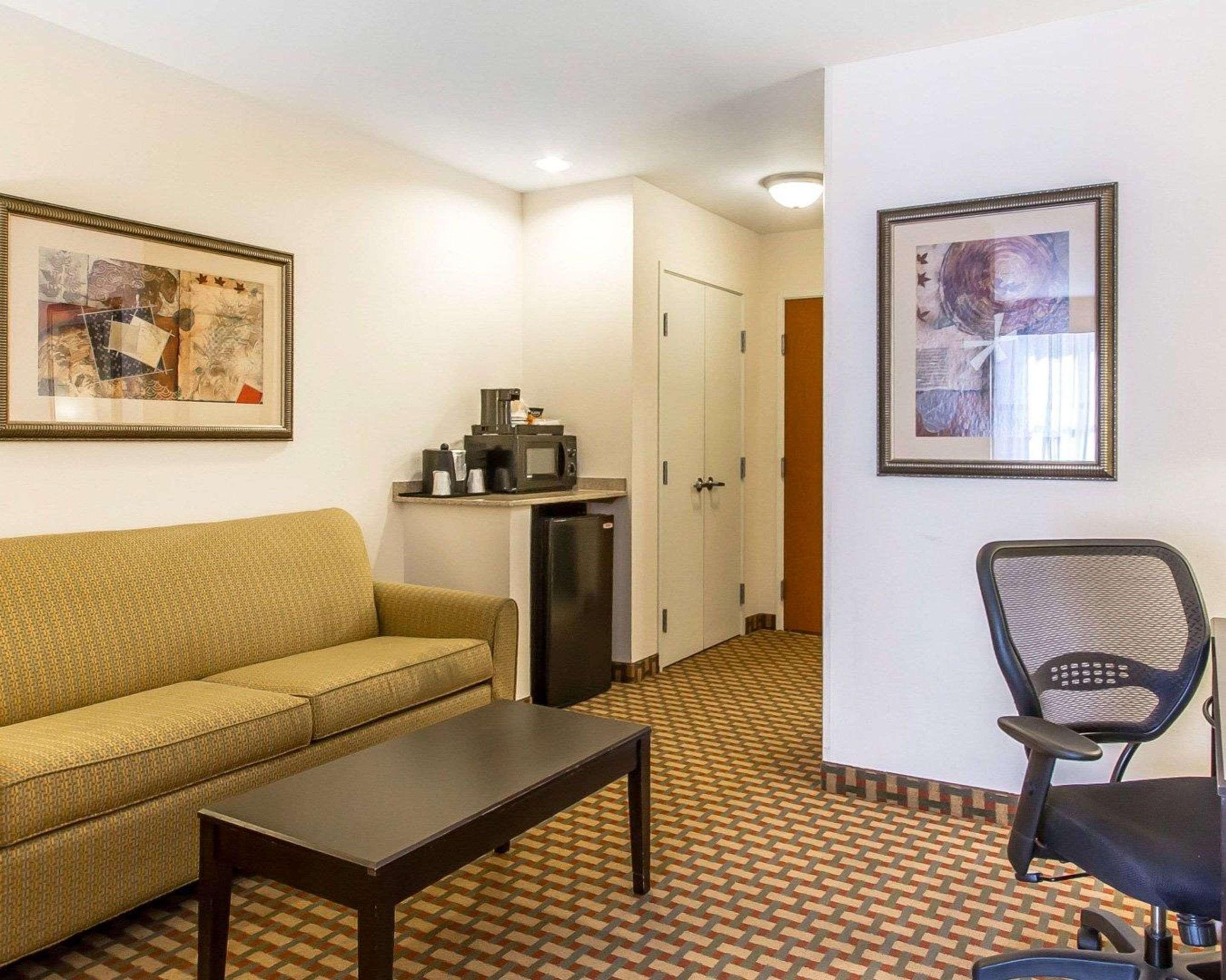Comfort Inn & Suites Shawnee North Near I-40 Zewnętrze zdjęcie