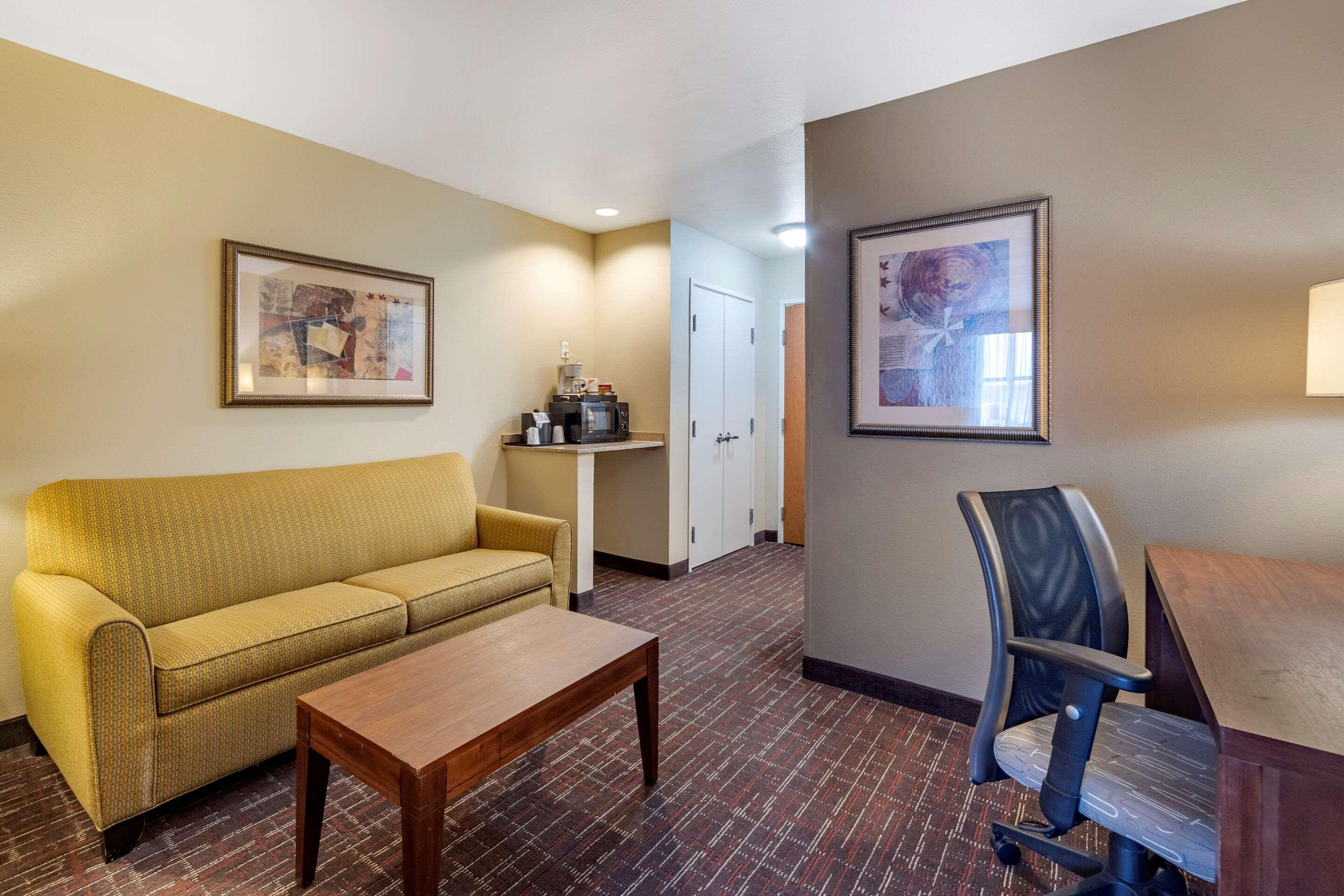 Comfort Inn & Suites Shawnee North Near I-40 Zewnętrze zdjęcie