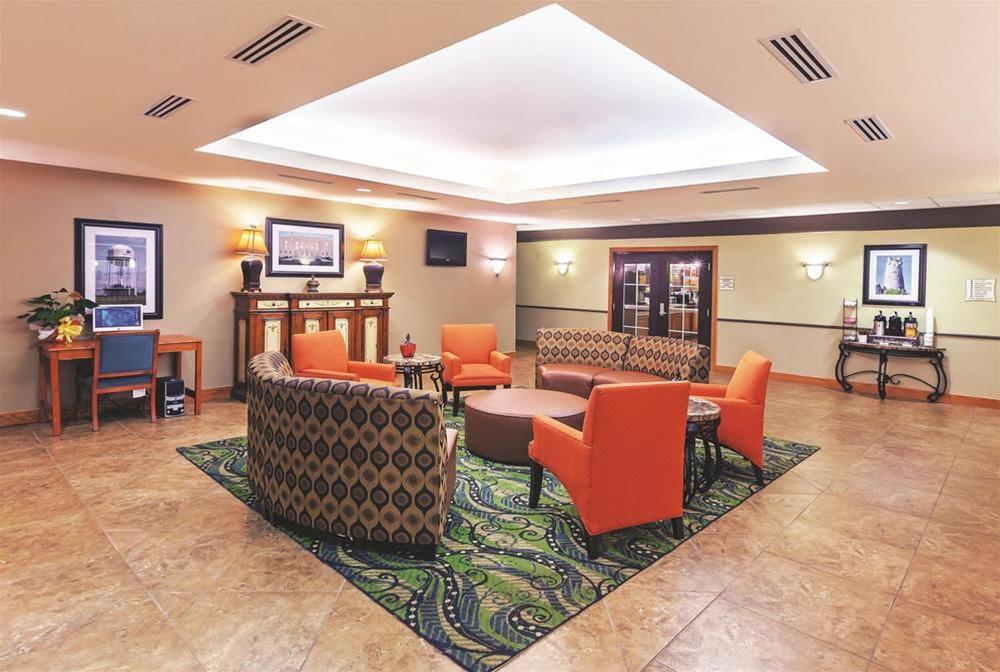 Comfort Inn & Suites Shawnee North Near I-40 Zewnętrze zdjęcie