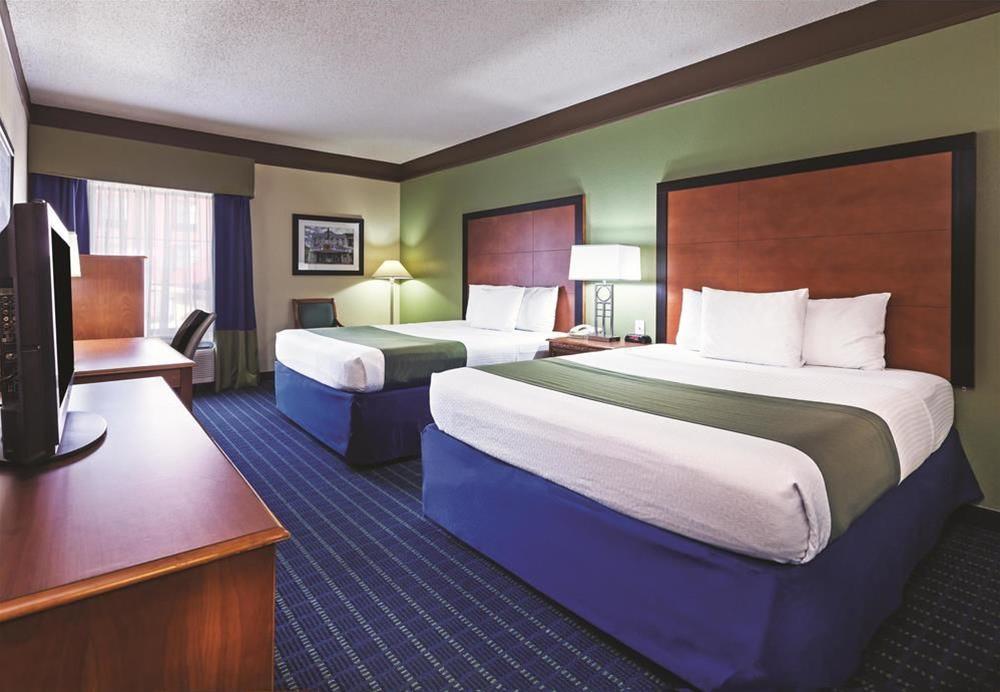 Comfort Inn & Suites Shawnee North Near I-40 Zewnętrze zdjęcie