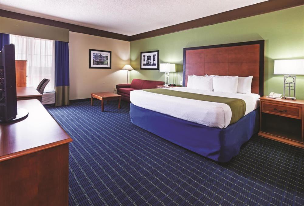 Comfort Inn & Suites Shawnee North Near I-40 Zewnętrze zdjęcie