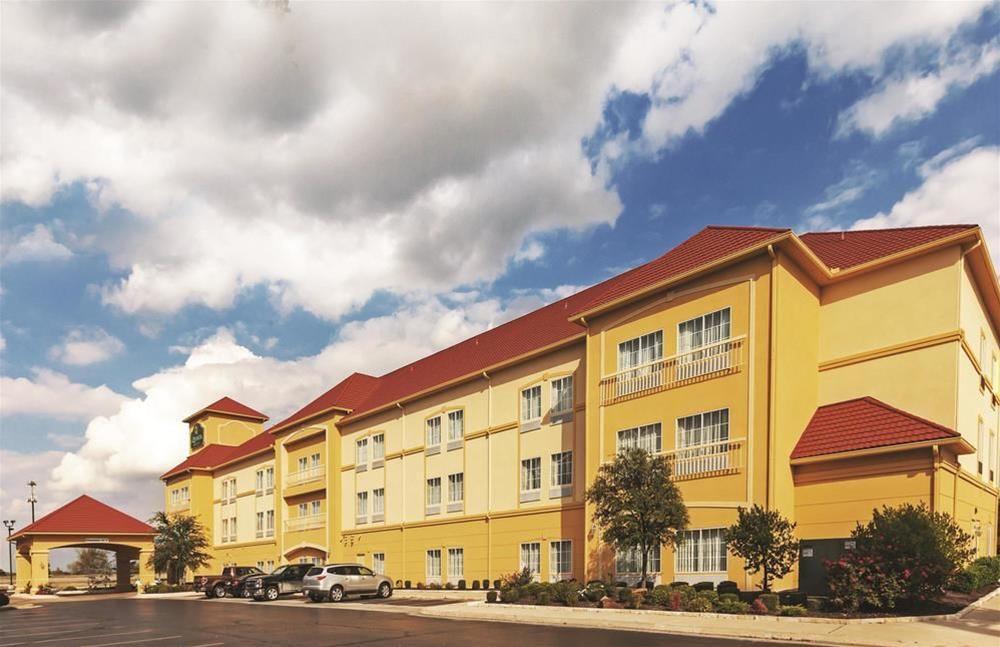 Comfort Inn & Suites Shawnee North Near I-40 Zewnętrze zdjęcie