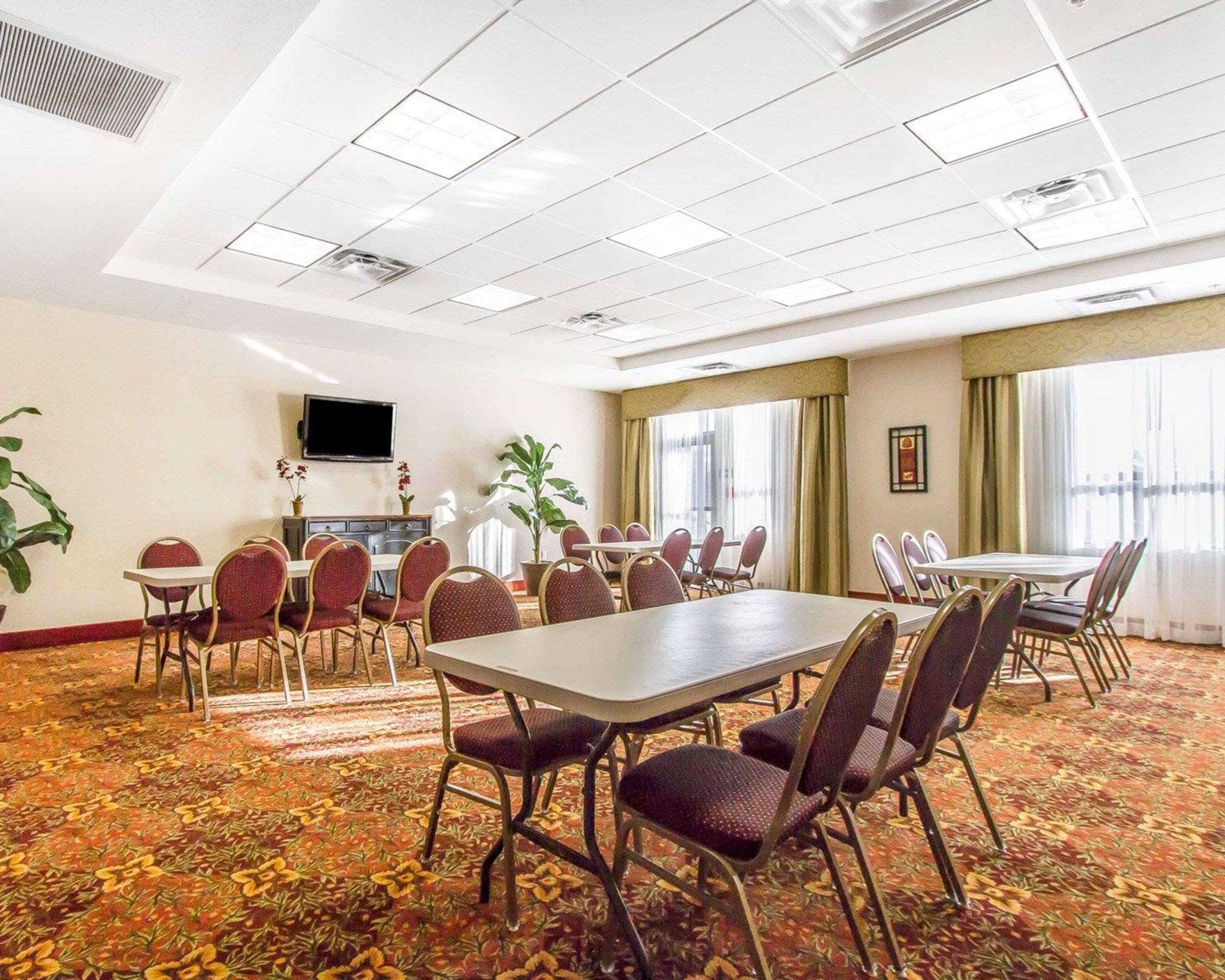 Comfort Inn & Suites Shawnee North Near I-40 Zewnętrze zdjęcie