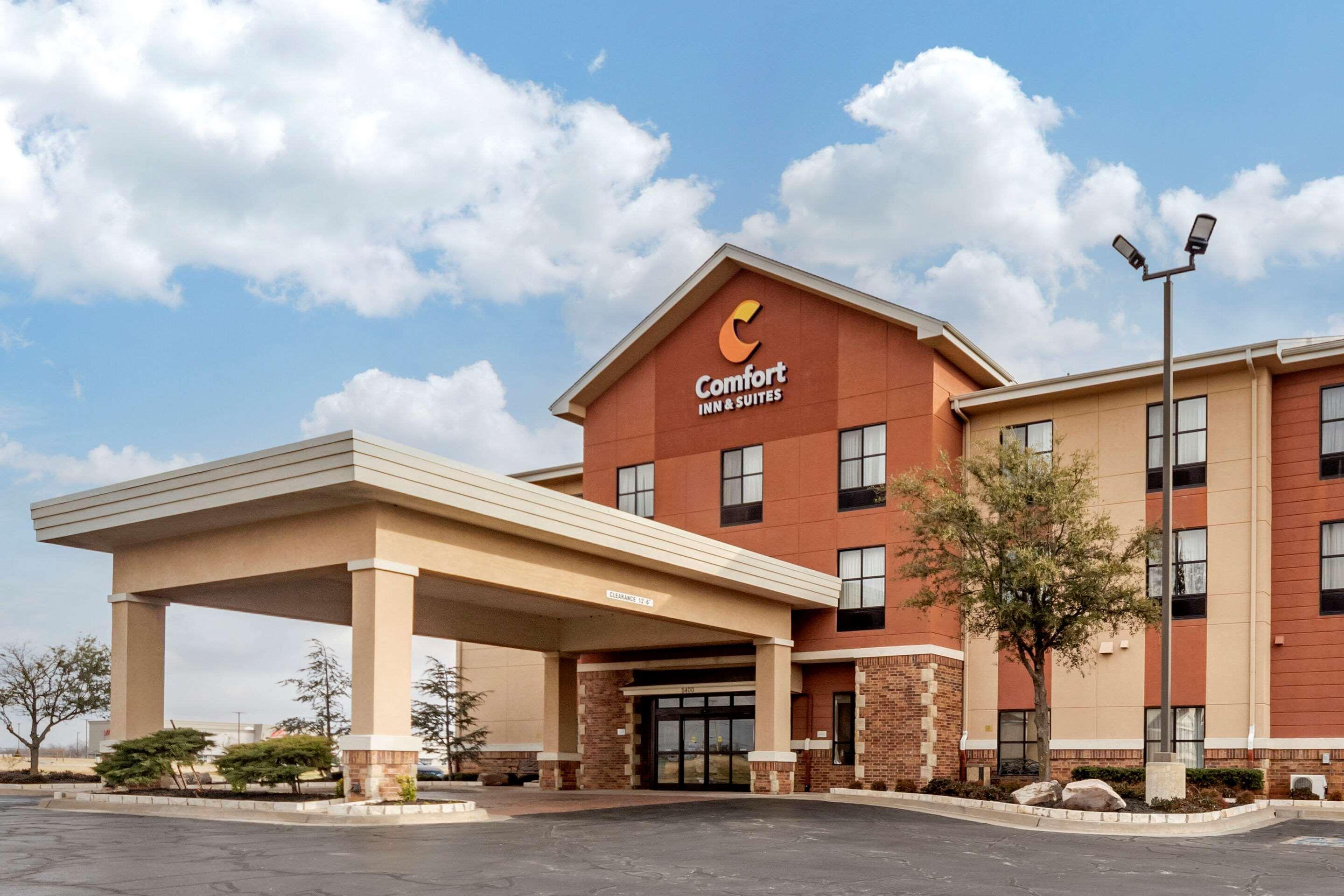 Comfort Inn & Suites Shawnee North Near I-40 Zewnętrze zdjęcie