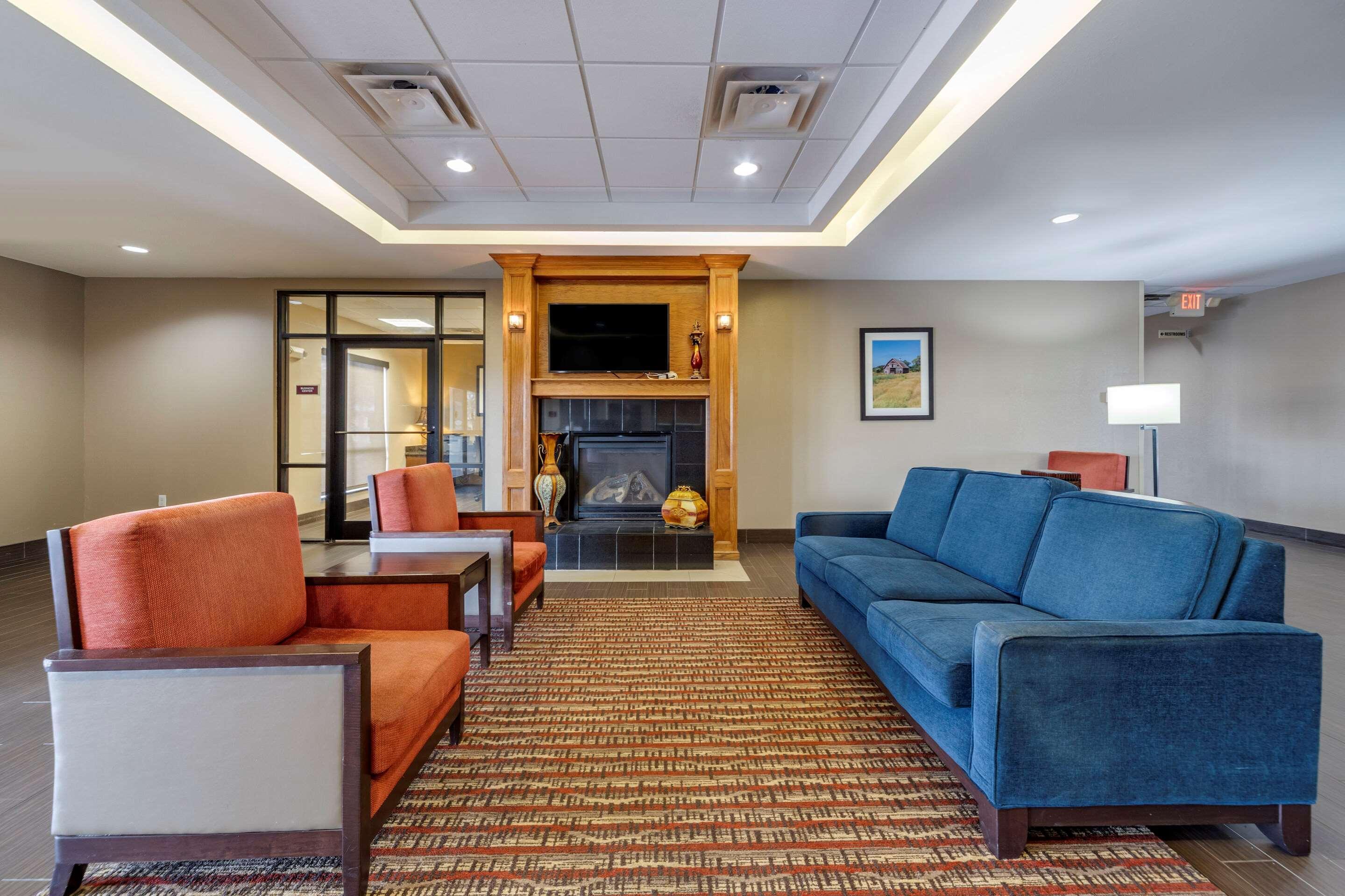 Comfort Inn & Suites Shawnee North Near I-40 Zewnętrze zdjęcie