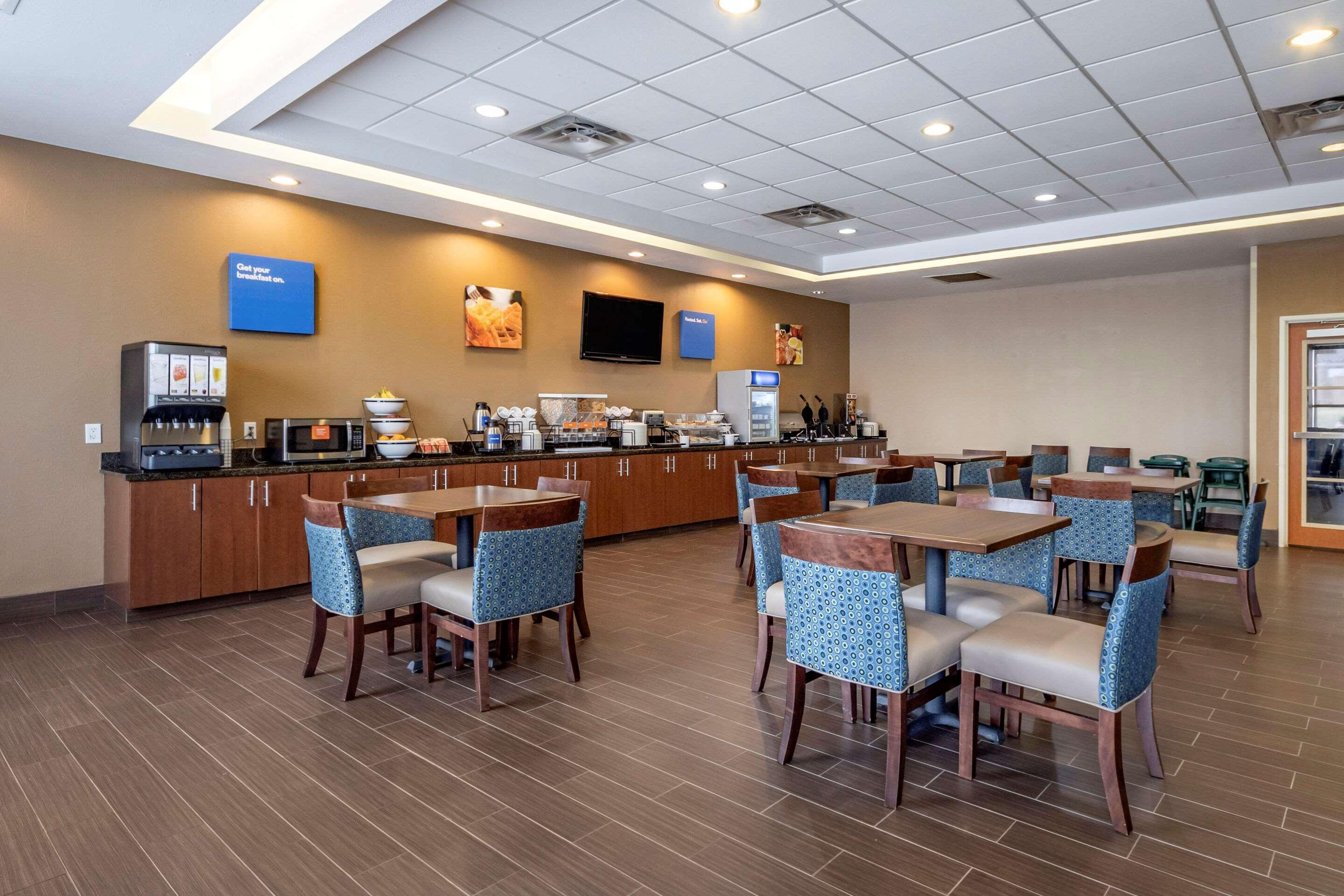 Comfort Inn & Suites Shawnee North Near I-40 Zewnętrze zdjęcie