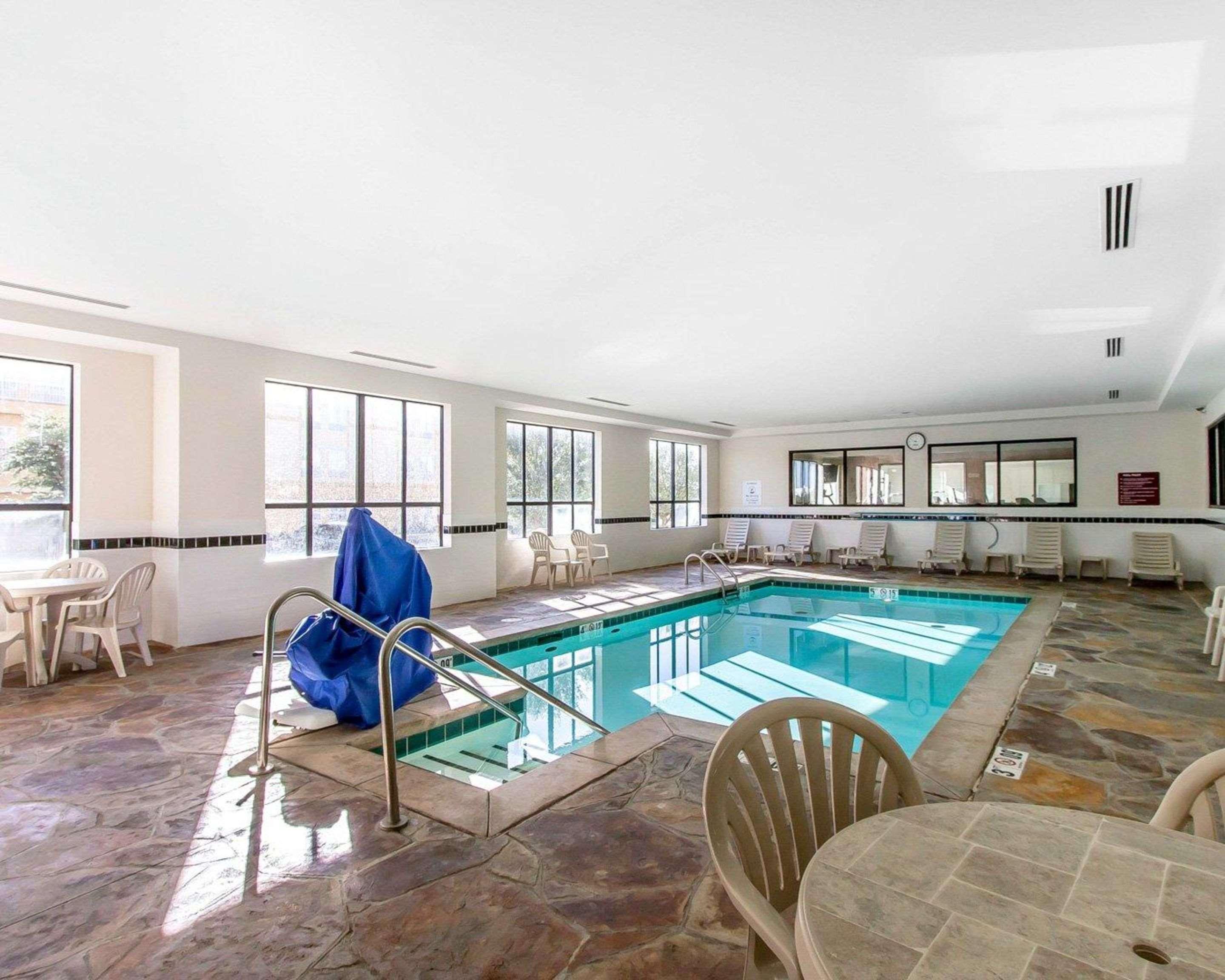 Comfort Inn & Suites Shawnee North Near I-40 Zewnętrze zdjęcie