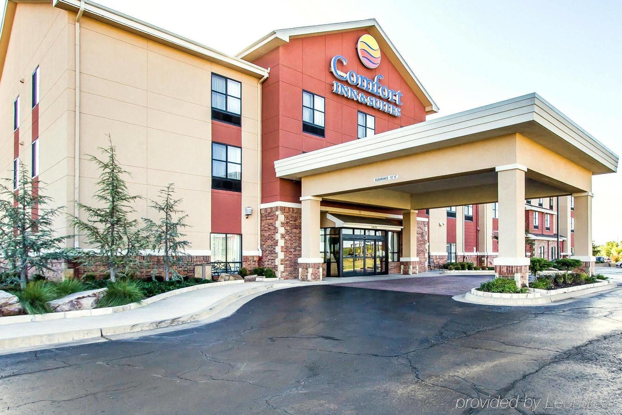Comfort Inn & Suites Shawnee North Near I-40 Zewnętrze zdjęcie